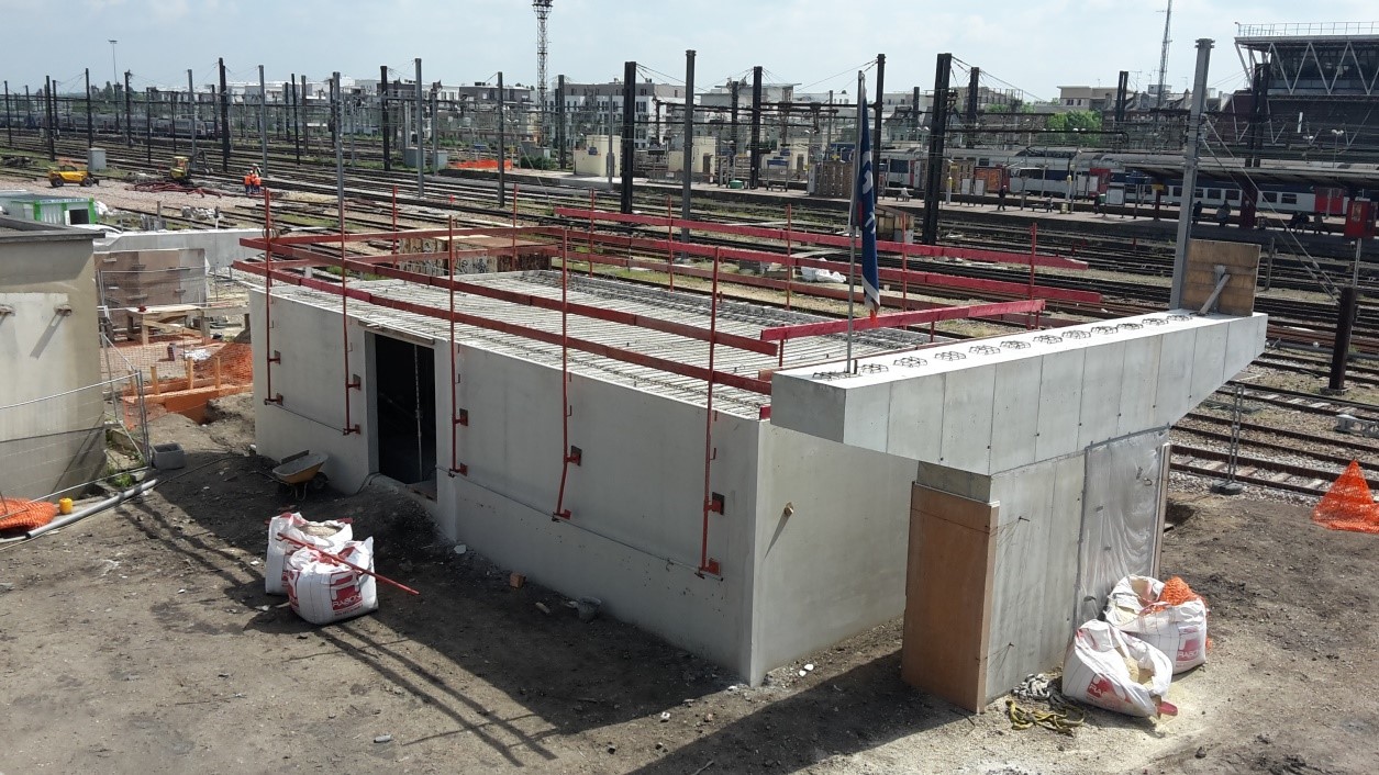 Ouvrage béton en zone ferroviaire